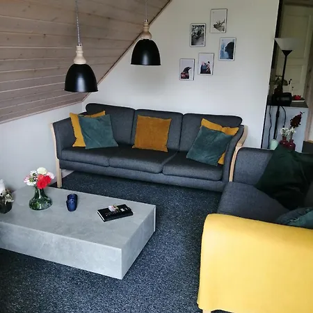 Summer House For Relaxation And Activity 度假居 *